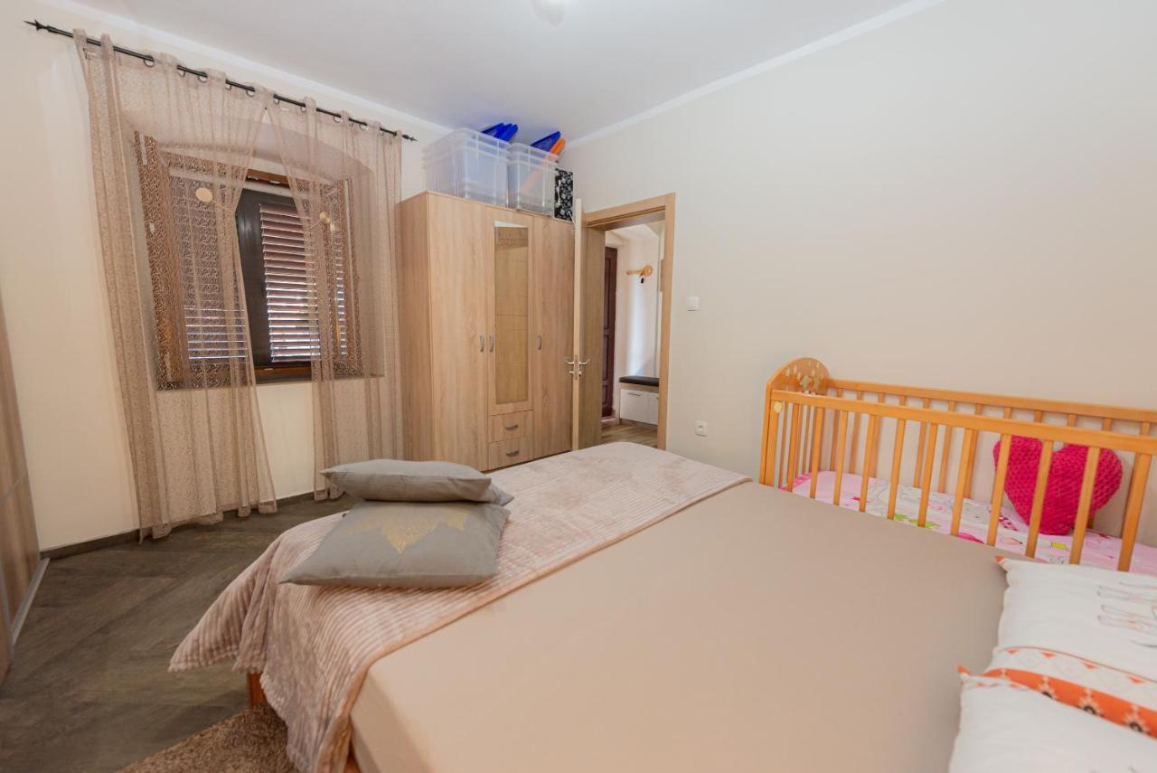 Sea Front 171 Apartment Kotor Luaran gambar