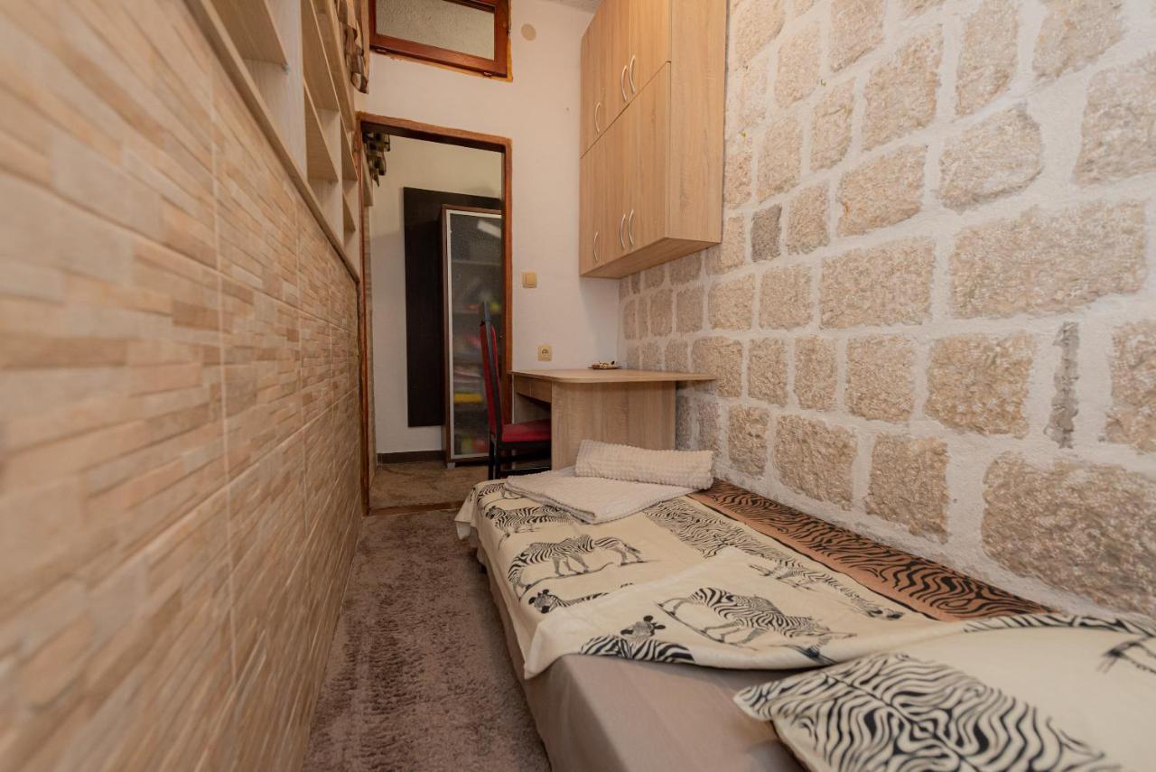 Sea Front 171 Apartment Kotor Luaran gambar