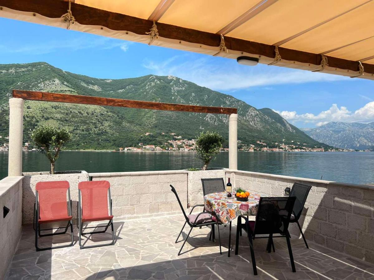 Sea Front 171 Apartment Kotor Luaran gambar